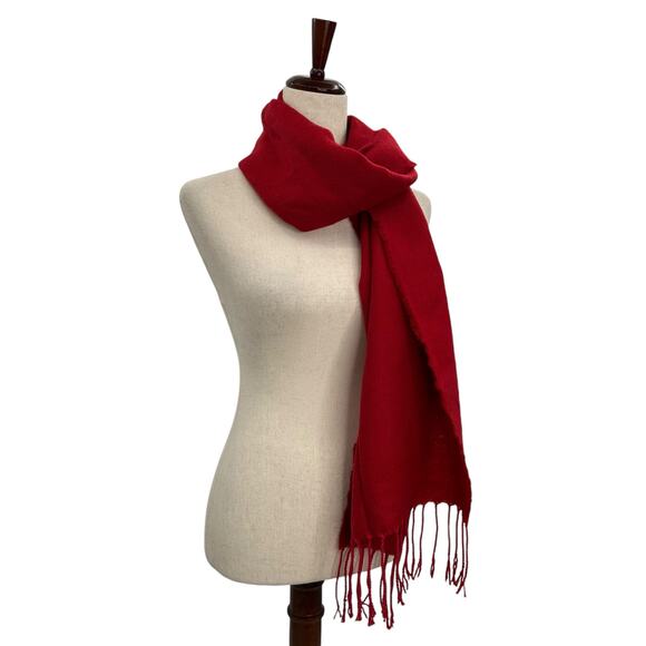 NEW Steve Madden Cozy Blanket Scarf with Fringe Trim in Winter Red Oblong NWT - Picture 7 of 16